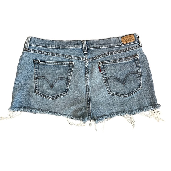 Levi’s 515 Blue Jean Cutoffs size 14M Raw hems Slightly Distressed. 1” Inseam. - Picture 3 of 9